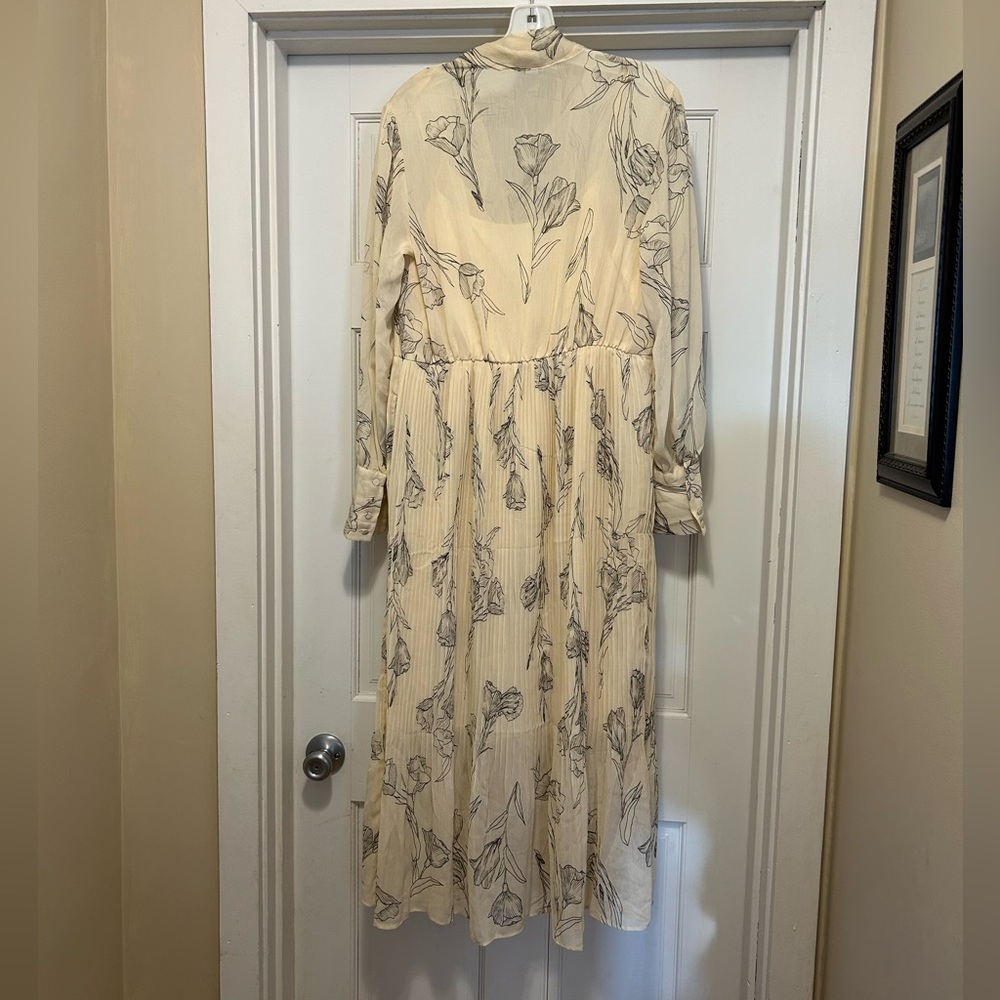 A New Day Cream Floral Dress- Size M - Picture 6 of 6